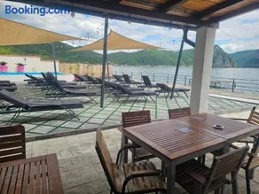 Vila La Faleza Dubova - Image 3