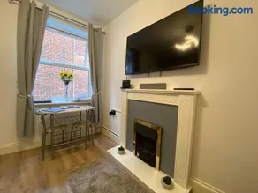 Hidden Gem Cottage, Driffield - Image 3