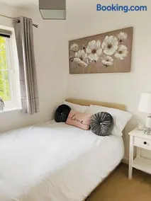Cathedral Apartment - Image 5