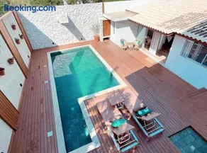Casa com piscina em frente à Praia do Santinho - Image 1