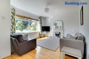3 Bed in Woodbridge oc-30mor - Image 4