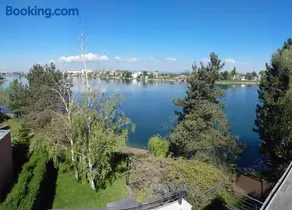 TopSenec-Lakeside Home - Image 4