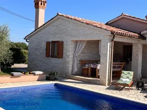 Villa Mirela with a comfortable garden and pool - Image 3