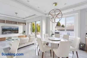 Centrally Located Luxury Home with Views and Cinema - Image 4