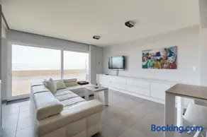 LECOMTE - Beachfront Deluxe 226 - Image 3