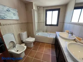 Ferienwohnung mit Grill, Garten und Whirlpool | Gartenblick | Perfekt für die Arbeit von Zuhause - Image 1