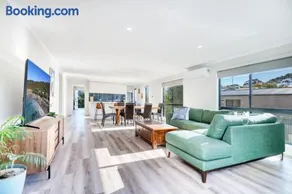 Cooinda Retreat - Full Linen and Starlink Internet - Image 1