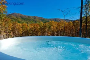 Old Wagon Ridge Cozy Mountain Escape with Hot Tub & Views - Image 3