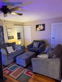 Gorgeous 3 BR Lower Unit Home - Image 1