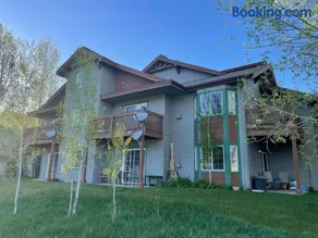Edwards Mountain Chic On River Pool and Hot Tubs - Image 1