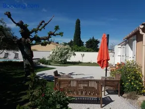Voll ausgestattetes Ferienhaus mit Pool, Terrasse und Grill | Poolblick - Image 2