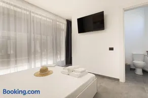 Flamingo Corbu Resort - Image 2