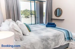 Luxury Ultra Modern Apartment - Queen Bed, Inverter, Pool, Gym & Spacious Balcony - Image 2