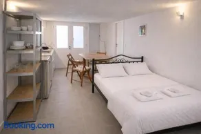 Angelos House - Image 2