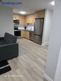 Modern 2BR Suite King Bed Private Entrance Brand New - Image 4