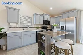 Modern Comfort Caldwell 3b2b Home Sleeps 8! - Image 1