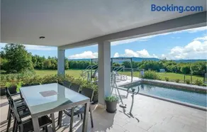Two-Bedroom Holiday Home In Barban - Image 2