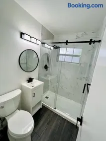 Stylish 3/2 centrally located! - Image 2