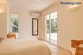 Family Villa with Pool and Sublime Sea View - Image 2