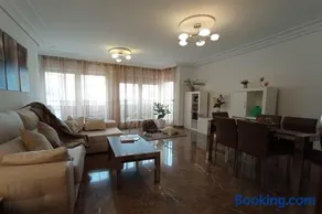 Apartamento céntrico 5 habitaciones - 204 m2 a 300 m de la playa - Image 2