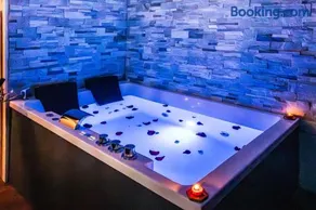 Suite&Spa -Love Room Jacuzzi&Sauna Privatif Vienne - Image 1