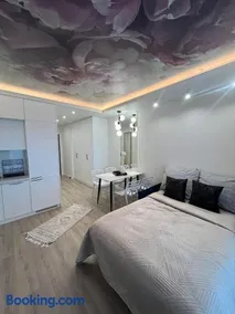 Apartament pod różą Szajnowicza Iwanowa 27a - Image 1