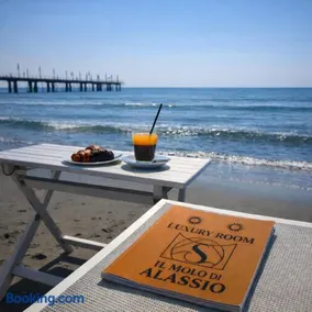 Molo di Alassio Luxury Room - Image 4