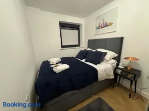 Modern 2-Bed Apartment Near Watford Junction - Image 3