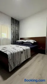 Alexander Home - Image 1