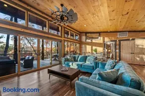Chardonnay Chalet - Luxe Modern Chalet - Hot Tub, Wi-Fi, Fire Pit, Game Room, Amazing Deck - 15 min to Blue Ridge - Image 1
