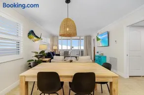 Beautiful Penthouse Condo - Corner Unit! condo - Image 2