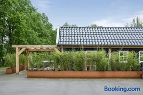 Luxurious nature stay in Friesland with jacuzzi - Image 4