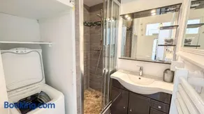 Appartement en résidence avec piscine, cour privée - Image 3