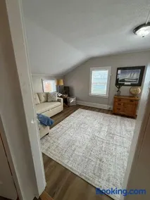 The Yellow Brick House - Image 5