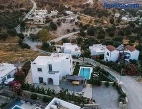 Villa Rechtra in Kamilari - Image 1