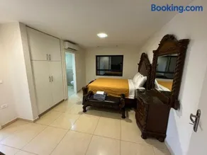 Vila Manor - Image 1