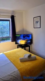 Contemporary 2 bedroom apartment in limerick city - Image 2