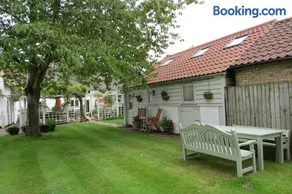 The Old Stables, Whitehall Farmhouse, Oakington - Image 2