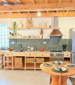 Athina's Cozy Guest House - Image 1