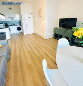 Hamilton House - Image 2