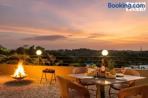 StayVista's RockEDGE - Shoolagiri - 5BHK Villa with Infinity Pool & Jacuzzi - Image 4