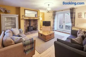 Church Cottage by Coast & Country Stays - Image 3