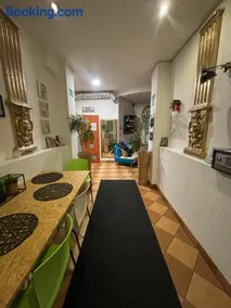 FlyFly Hostel , darmowy parking , rezerwuj przez urządzenia mobilne -10 procent - Image 2