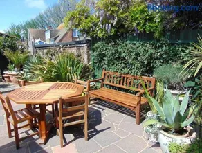 Coastal Hideaway in Pevensey Bay - Image 5
