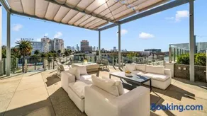 Highrise 2 bedroom 3 beds apt in Koreatown - Image 5