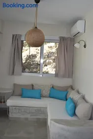 Voukelari Rooms - Image 4