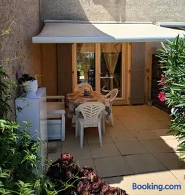 Maison Le Poussin - Image 1
