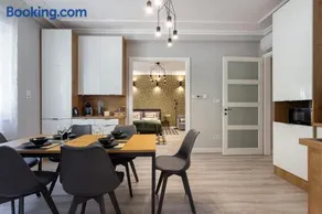 Buda Castle Serpentine Apartments - Image 5