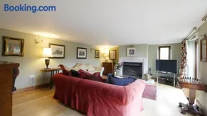 Idyllic Dorset Cottage Surrounded by Fields in the Heart of the Countryside - sleeps 7 - Image 2