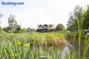 The Lakehouse Apartment by inspirestays-com - Image 1